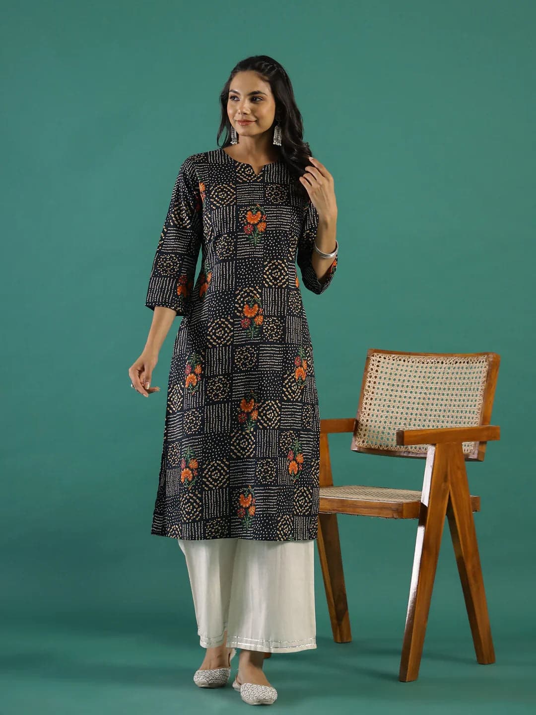 Black Floral Print Round Neck Cotton Kurta Set For Women
