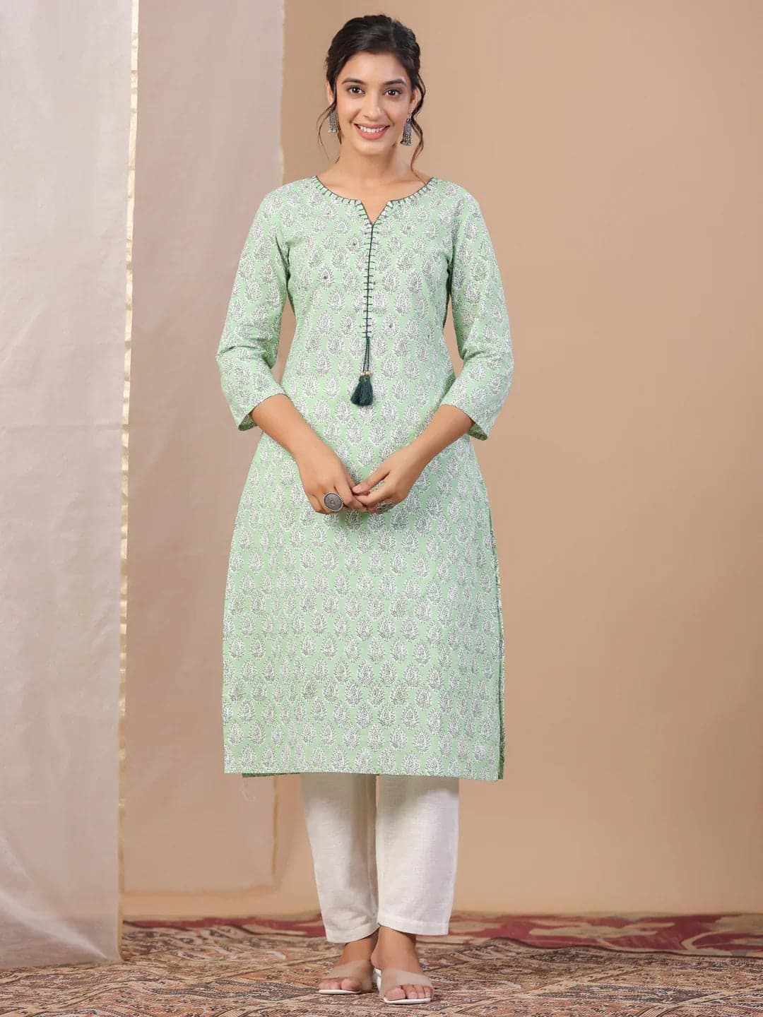 Green Printed Cotton Boat Neck Kurta For Women